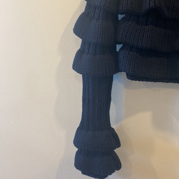 Quira Cropped Sweater - Picture 9 of 11